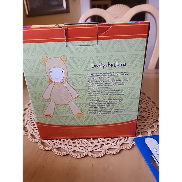 Scentsy Buddy Lovely The Llama Stuffed Animal With Scentsy Pad Clean Breeze - Picture 3 of 4